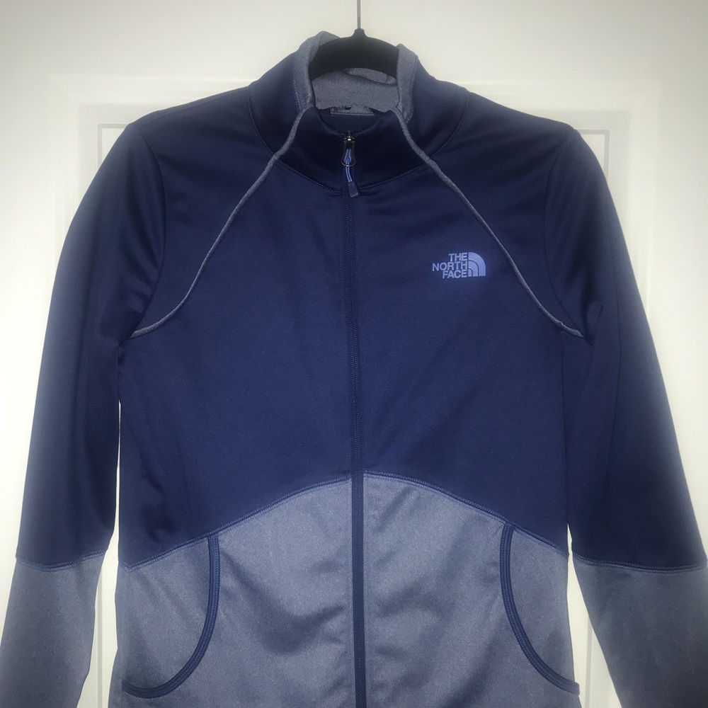 North Face size medium zip up